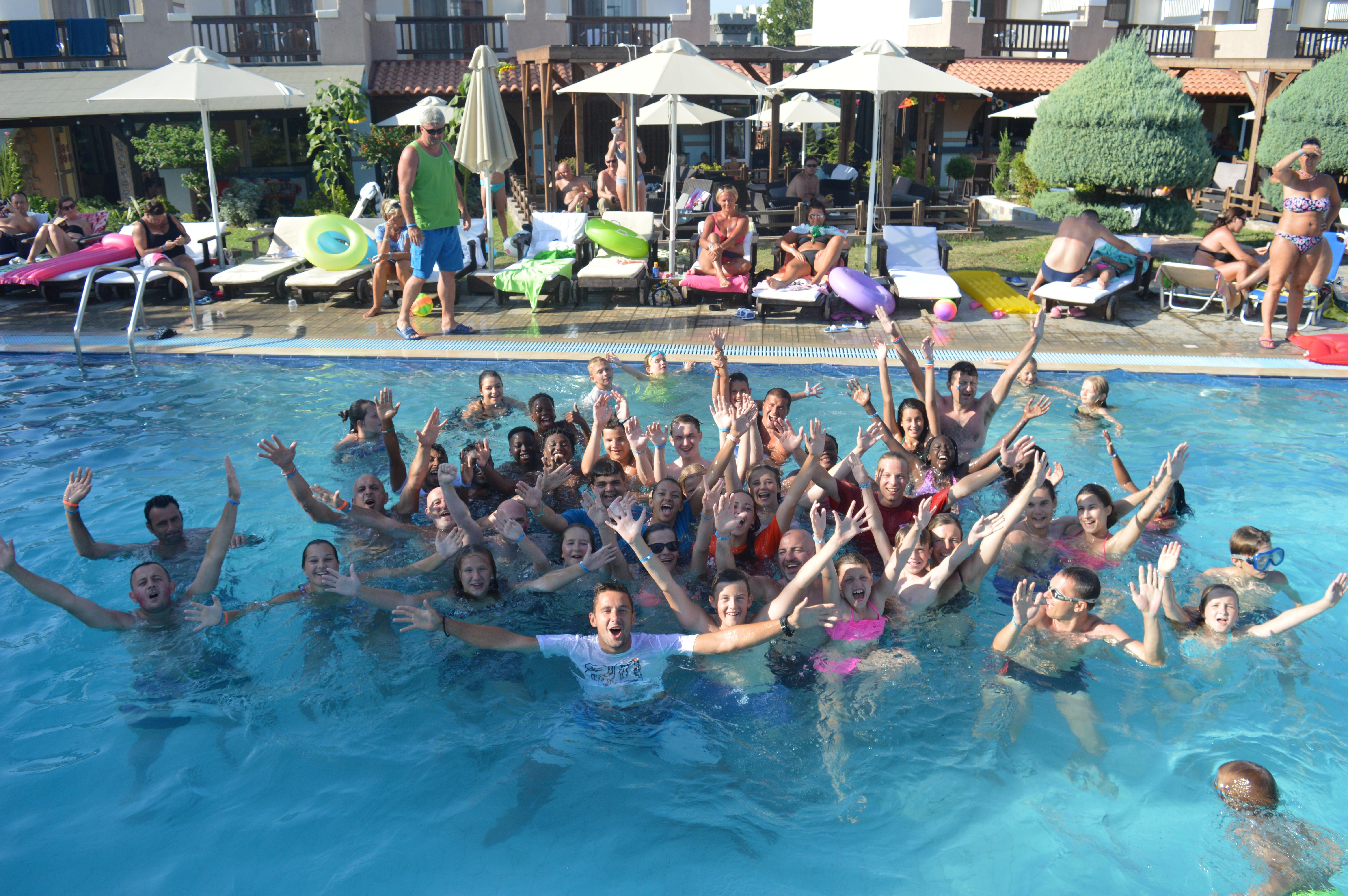 กายา รอยัล โฮเต็ล Hotel มัสติคารี ภายนอก รูปภาพ