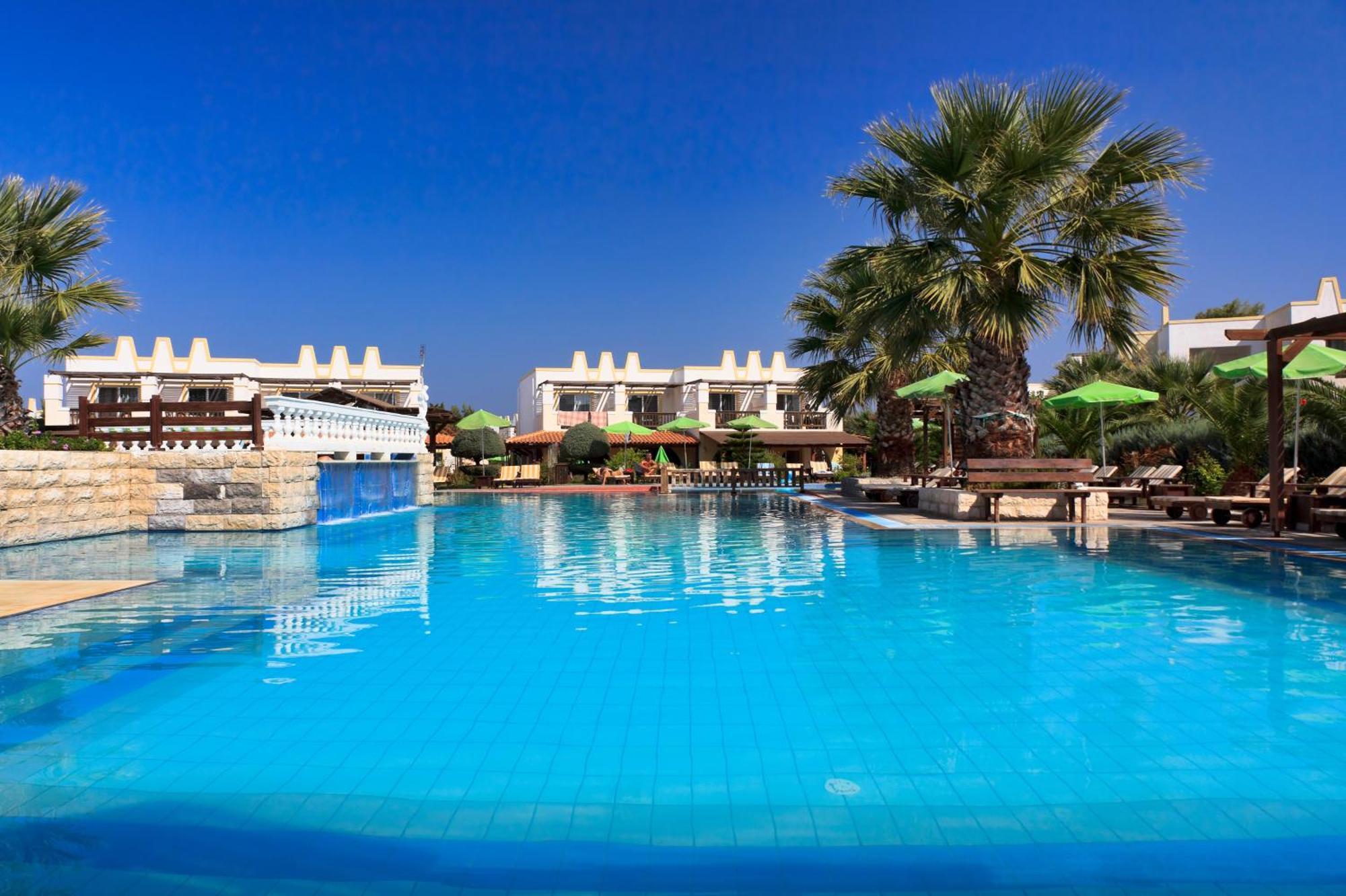 กายา รอยัล โฮเต็ล Hotel มัสติคารี ภายนอก รูปภาพ