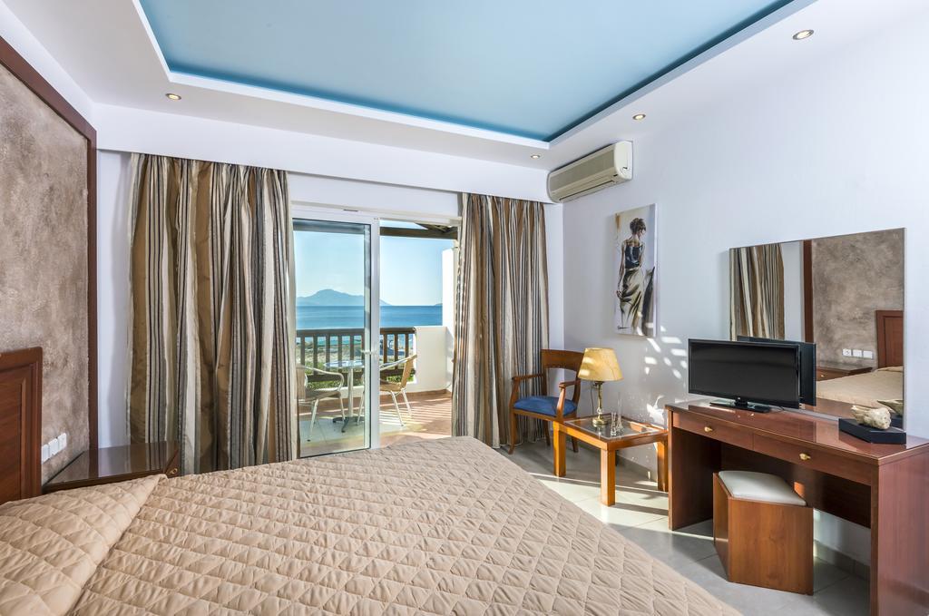 กายา รอยัล โฮเต็ล Hotel มัสติคารี ภายนอก รูปภาพ