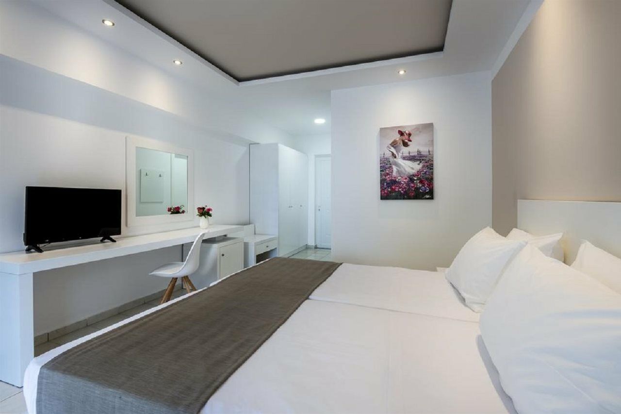 กายา รอยัล โฮเต็ล Hotel มัสติคารี ภายนอก รูปภาพ